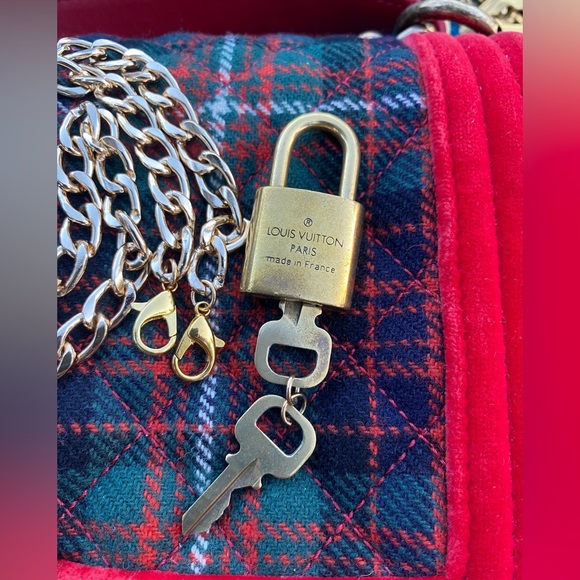 *️⃣4️⃣4️⃣4️⃣🌸AUTHENTIC Louis Vuitton Padlock+2 keys Comes with Custom ke - Picture 3 of 8